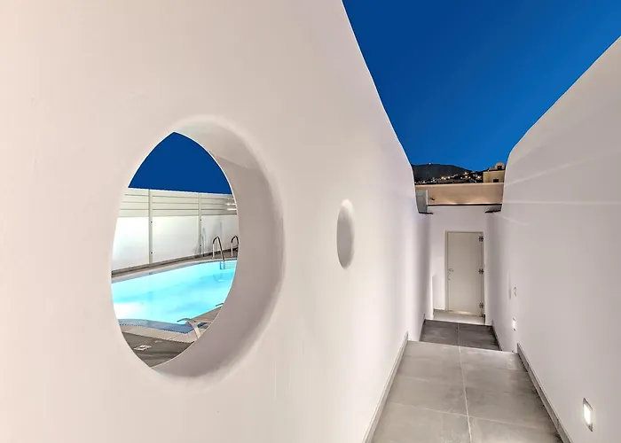 Santorini Blue Senses * Mesariá